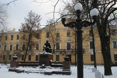Сквер на Лермонтовском проспекте, 54, у Кавалерийского училища, памятник Лермонтову после капитального ремонта, капремонта